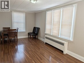 12 E 24th St in Hamilton, ON - Building Photo - Building Photo