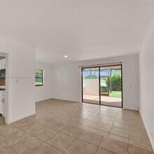 9120 Taft St in Pembroke Pines, FL - Building Photo - Building Photo