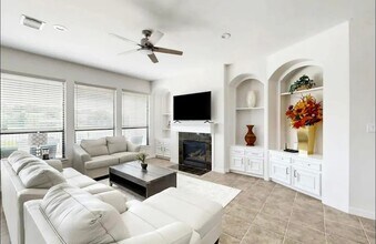 1834 Lakeside Dr in Seabrook, TX - Building Photo - Building Photo