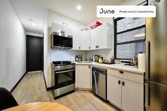 Room in Shared 3 bed/3 bath home in Queens, NY - Building Photo - Building Photo