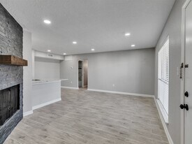 260 El Dorado Blvd in Webster, TX - Building Photo