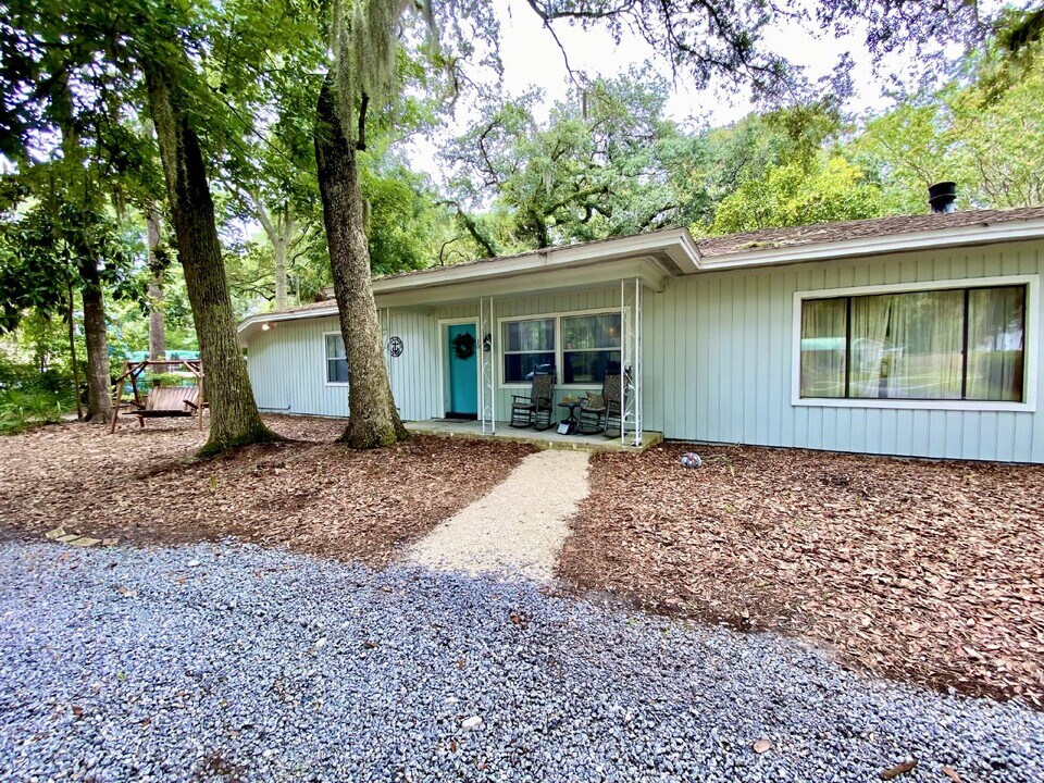 10 Myrtle Island Rd in Bluffton, SC - Building Photo