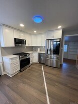 41 Ostend Rd in Island Park, NY - Building Photo