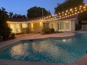 16420 Minnehaha St in Granada Hills, CA - Building Photo - Building Photo