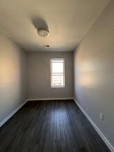 73 Martin Luther King Jr Dr, Unit 2 in Jersey City, NJ - Foto de edificio - Building Photo