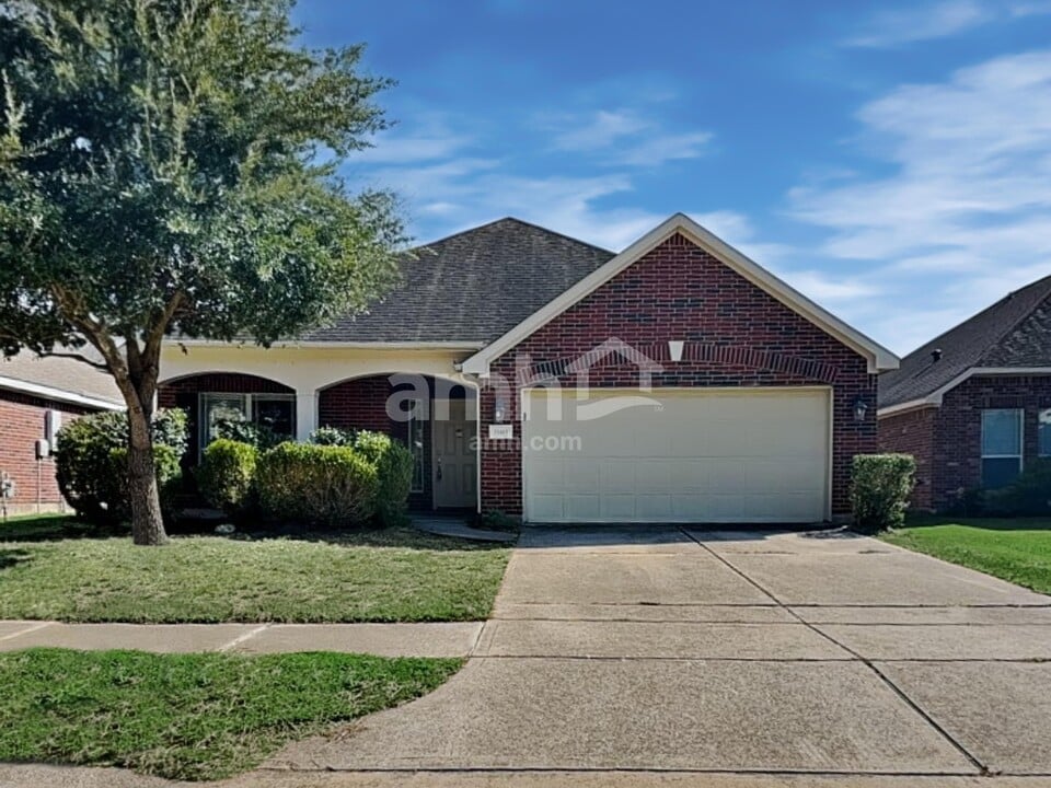 21415 Branchport Dr in Houston, TX - Building Photo