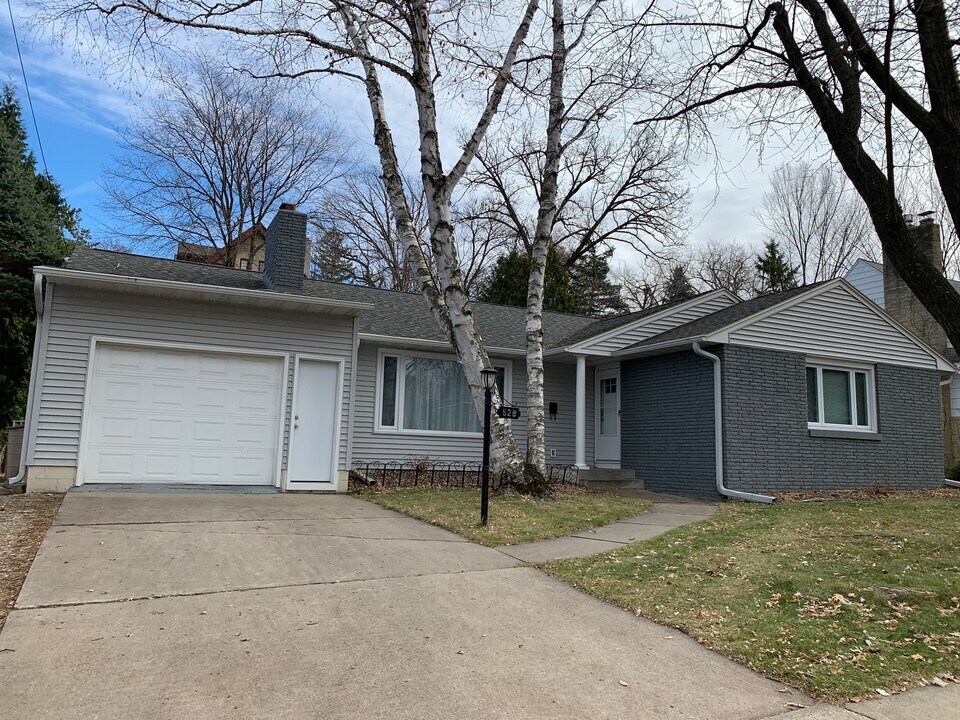 528 14th Ave SW in Rochester, MN - Building Photo