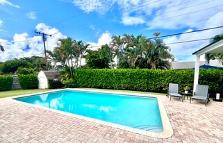 525 Sunset Rd in Boynton Beach, FL - Building Photo