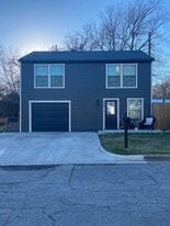 702 Academy St in Bryan, TX - Building Photo