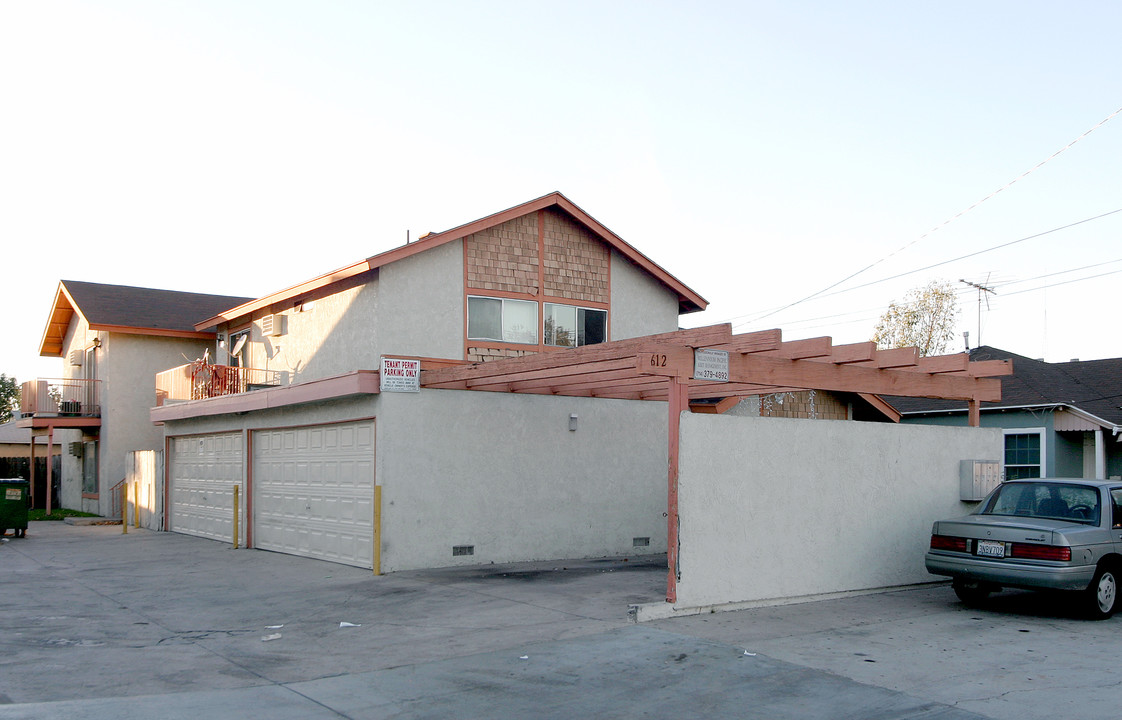 612 N Grand Ave in Santa Ana, CA - Building Photo