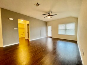 2501 McCrae in New Braunfels, TX - Building Photo - Building Photo