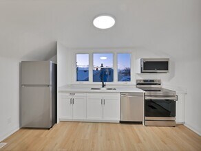 647 Limeridge Rd E in Hamilton, ON - Building Photo - Building Photo