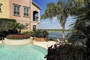 property at 28 W Oaks Dr