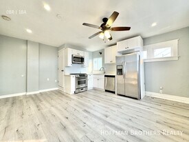 2360 W Washington Blvd, Unit 4 in Los Angeles, CA - Building Photo