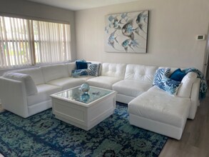 13826 Antigua Dr in Seminole, FL - Building Photo - Building Photo