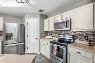 208 Rock Hound Ln in Liberty Hill, TX - Building Photo - Building Photo