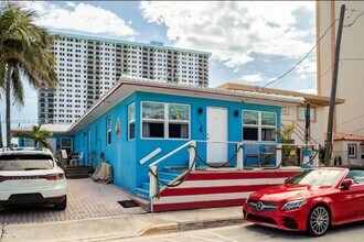 326 Madison St, Unit 2 in Hollywood, FL - Building Photo - Building Photo