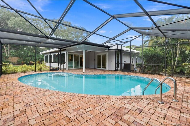 7 Riverview Dr in Stuart, FL - Building Photo - Building Photo
