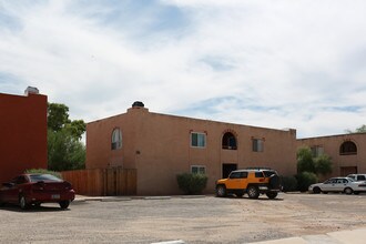 914-926 N Belvedere Ave in Tucson, AZ - Building Photo - Building Photo