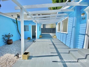 714 Westmount Dr in West Hollywood, CA - Building Photo - Building Photo