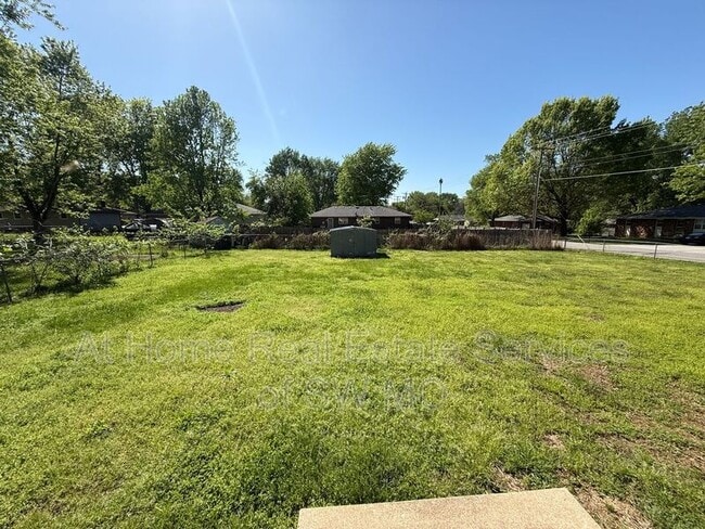 103 S Cottonwood Ave in Republic, MO - Building Photo - Building Photo