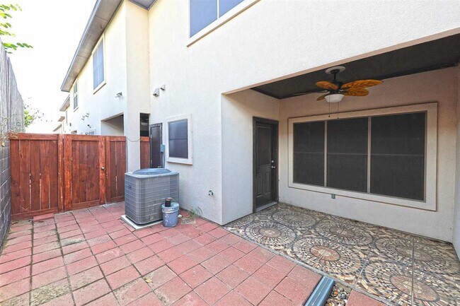 5610 Montevista Dr in Laredo, TX - Building Photo - Building Photo