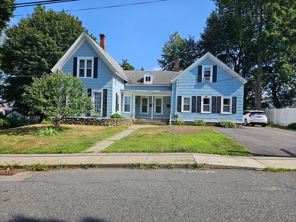 44 Chestnut St in Marlborough, MA - Building Photo
