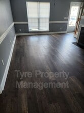 320 S Square Dr in Winterville, NC - Building Photo - Building Photo