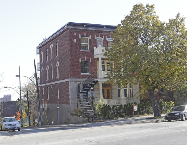 1866 Sherbrooke E in Montréal, QC - Building Photo - Primary Photo