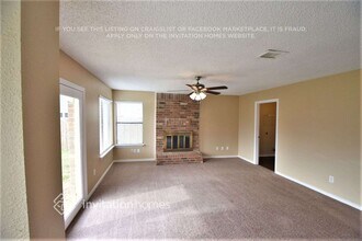 2513 Livingston Ln in Grand Prairie, TX - Foto de edificio - Building Photo