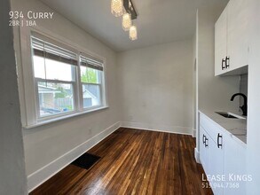 934 Curry Ave in Windsor, ON - Building Photo - Building Photo