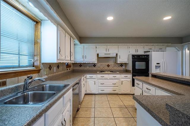 4212 Village Green Dr in Irving, TX - Building Photo - Building Photo