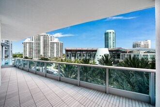 5959 Collins Ave in Miami Beach, FL - Building Photo - Building Photo