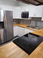 1200 E Ocean Blvd in Long Beach, CA - Foto de edificio - Building Photo