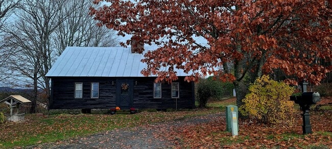 777 Morgan Mile Rd in Brookfield, VT - Building Photo - Building Photo