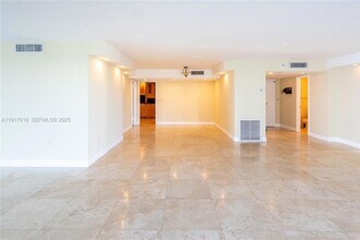 145 SE 25th Rd, Unit 1003 in Miami, FL - Building Photo - Building Photo