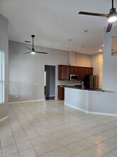 324 Green Ash Ln in Sanford, FL - Foto de edificio - Building Photo