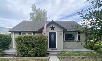 145 N Harris Ave in Manson, WA - Building Photo