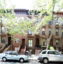 414 Clinton St in Brooklyn, NY - Building Photo - Building Photo