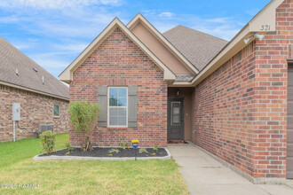 321 Hill Ridge Dr in Youngsville, LA - Foto de edificio - Building Photo