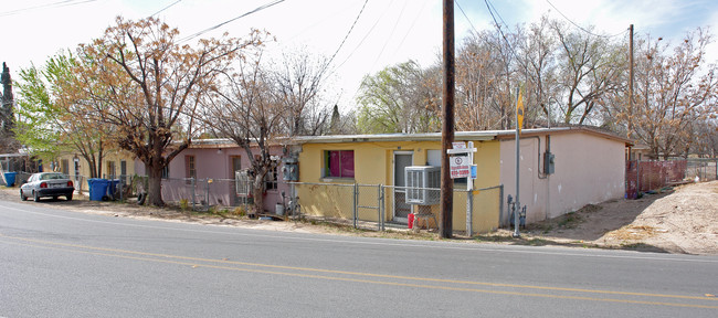 619 Farm Rd 1110 in Clint, TX - Building Photo - Building Photo