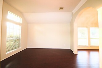 11523 Glen Lake Dr in Sugar Land, TX - Building Photo - Building Photo