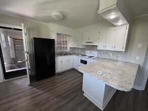 1408 Old Ebenezer Rd in Florence, SC - Building Photo - Building Photo