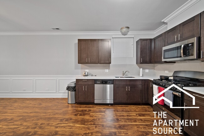 738 N Avers Ave in Chicago, IL - Building Photo - Building Photo