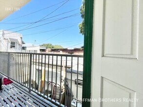 1912 Cimarron St, Unit A in Los Angeles, CA - Foto de edificio - Building Photo