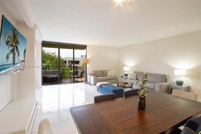 181 Crandon Blvd in Key Biscayne, FL - Building Photo - Building Photo