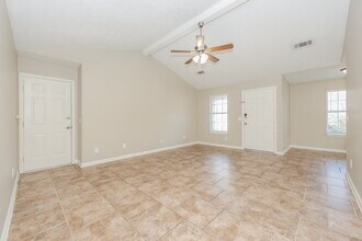 4104 Pepperwood Dr in Nashville, TN - Foto de edificio - Building Photo