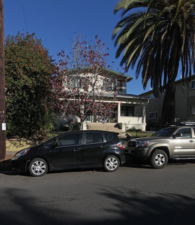 4431-4435 Ambrose Ave in Los Angeles, CA - Building Photo - Building Photo