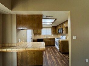 7605 Cibola Dr in Bakersfield, CA - Building Photo - Building Photo