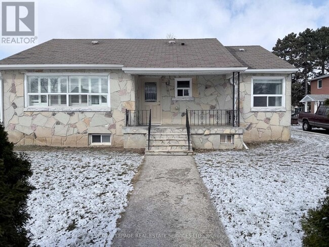 property at 133 Hawthorne Rd